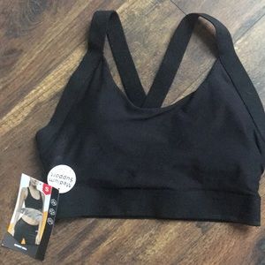 Black sports bra